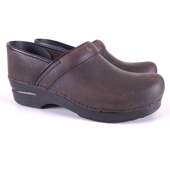 narrow nursing shoes